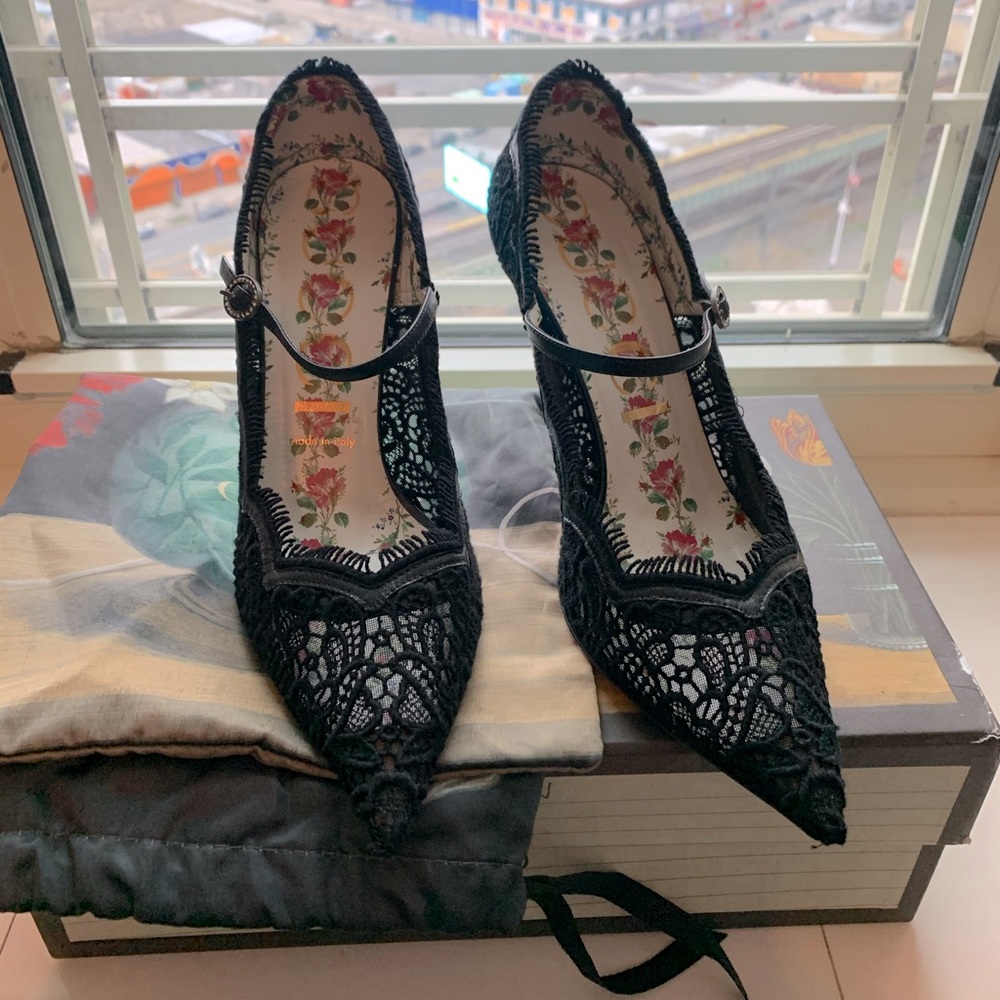 Gucci black lace heels with pink sole